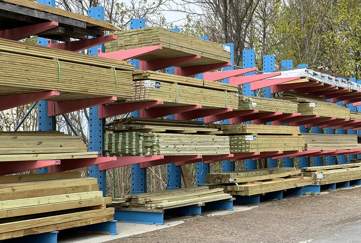 Have a landscaping or decking project? Burke's has plenty of landscape timbers in stock, all the treated material anyone would need for their decking projects, as well as a large selection of Fiberon decking 📷.