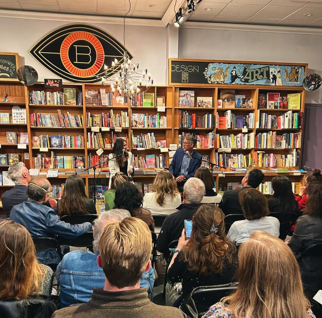 So at last night’s San Francisco book launch, 2 guys showed up because they just came back from Maui where they saw someone reading Your Presence Is Mandatory by the pool… 😱 Thanks to @Booksmith for hosting such an amazing night.
