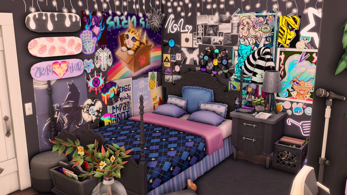 Guys I think I might be obsessed with posters help🫠 this is a bedroom from my current wip and I'm loving it but omg I love posters, btw this is basically what my walls irl look like although I have mostly natural colored shit lol #ShowUsYourBuilds #TheSims #TheSims4