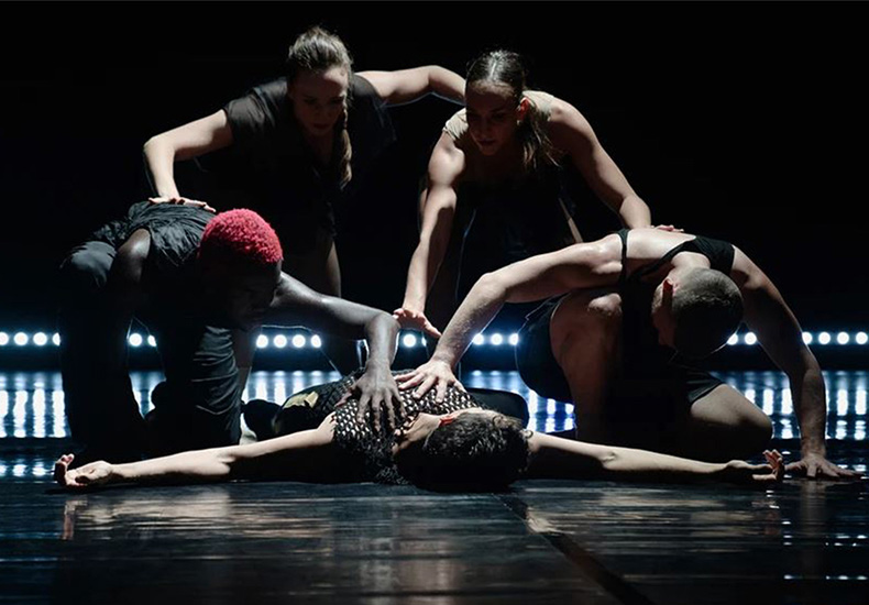 X(Dix) A Côté Danse Production May 1 @ 8PM ow.ly/8j5x50RtSgA X (Dix) connects to the myth of Odysseus, the piece explores the notion of the “inner compass” and the idea that “home” may be a state of mind.