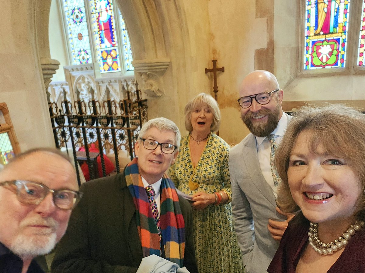Joyful time at our Spring Matinée last Sunday, as part of #ShacklefordConcerts. I was joined by tenor Daniel Norman, narrators Robert Glenister, Joanna David & pianist Richard Sisson and the sun came out to greet us! 😎 #surrey