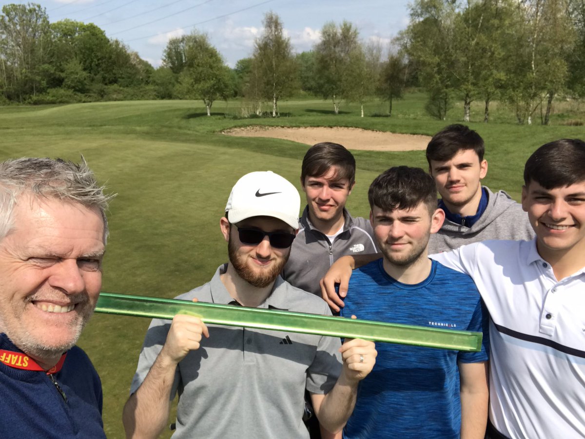 Out in the sun today to measure sports turf surface performance (and take our clubs) as part of this groups FdA golf management studies @MyerscoughColl. I’ve truly enjoyed every second teaching this great bunch a little about greenkeeping. Wishing them all the best for yr 2! 👍🏻