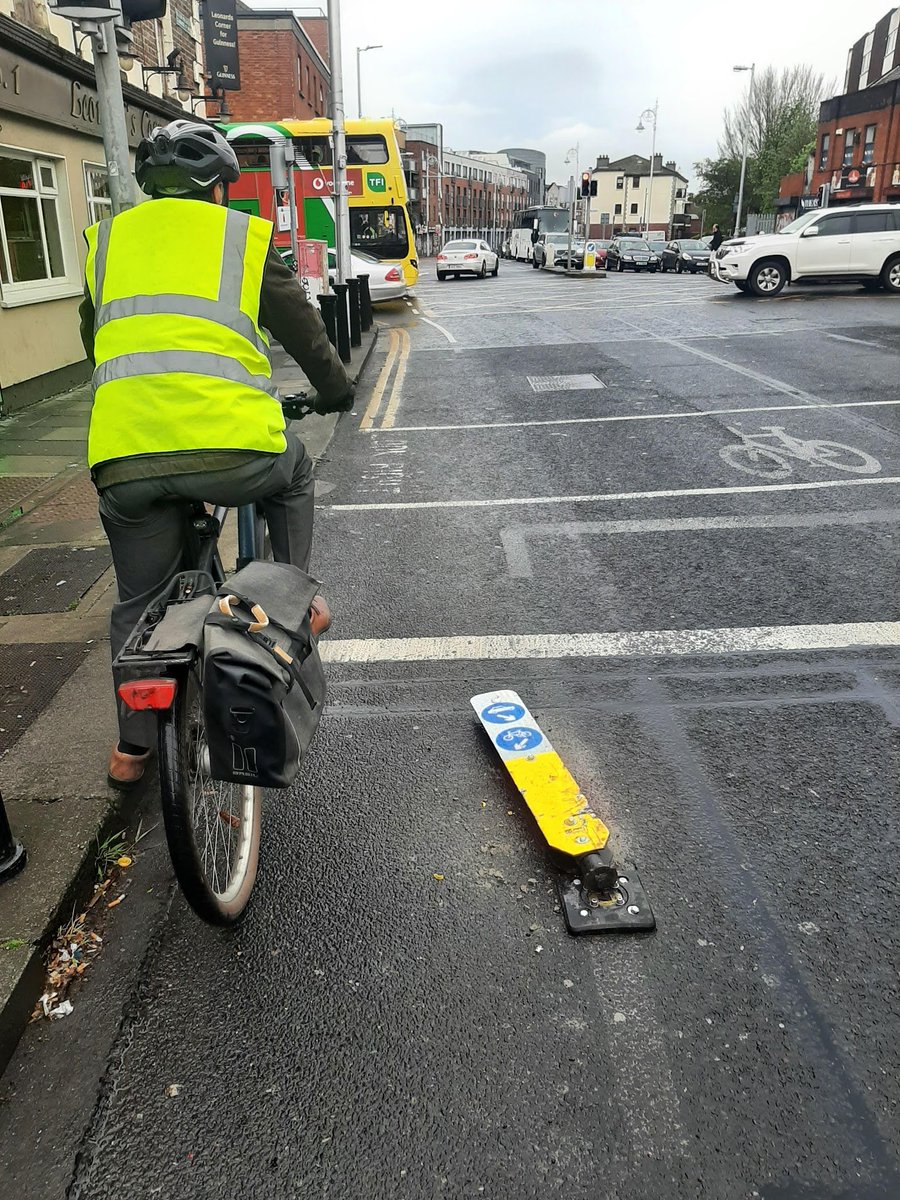 Remember folks - always wear hi-viz clothing to make sure you don't get hit by people driving cars! (This message was brought to you by @RSAIreland) #RoadSafety