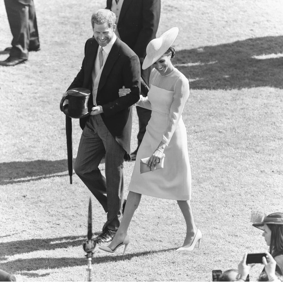 This photo is my favorite taken at palace garden party to honor Charles 70th as a married couple Our fave Meghan Nailed it completely with the dress and the hat 💕💕💕This is when 🌍 Noticed her as the👑of minimalist, modernist style and beauty #MadeForEachOther #LoveWins