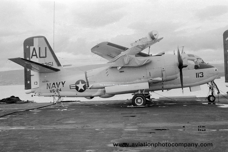 US Navy VS-24 Grumman S-2E Tracker 152361/AU-113 on board USS Intrepid aviationphotocompany.com/p934046062/ed2… More S-2 images: aviationphotocompany.com/p656681879