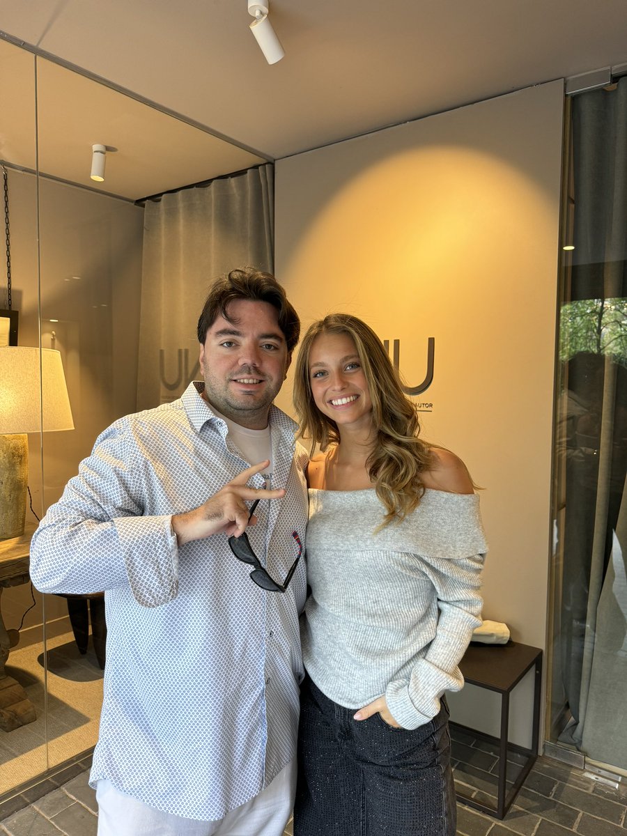 ¡Qué fuerte! Ir paseando por Barcelona y encontrarte a Magui Corceiro

Vaya sorpresa. Y qué simpática es. La ciudad condal es tu casa, Magui. Bienvenida ☺️