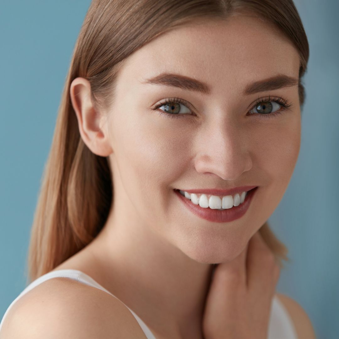 Whether you're dealing with stained teeth, crookedness, gaps, or other imperfections, a smile makeover can help you achieve the smile of your dreams!

Call us ☎️ (760) 517-8655
Visit us at 👉🏼 buff.ly/35hUzVL
#AdriaticDental #ValentinaObradovic #DentistVistaCA #DreamSmile