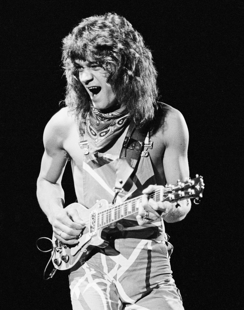 #EddieVanHalen #LittleGuitars