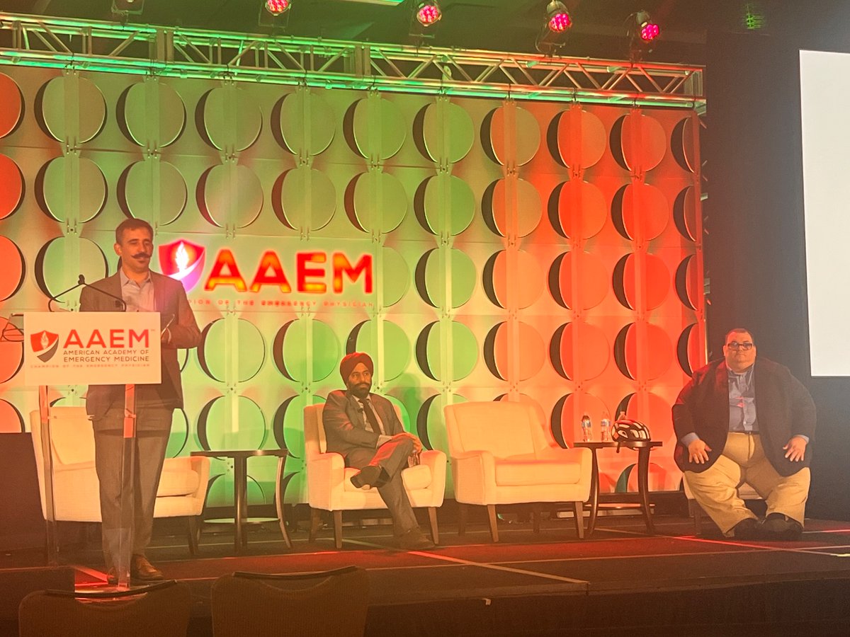 “Meeting of The Minds” at #AAEM24 on ‘Transfusion Practices in Trauma.’ Thanks to our renowned faculty: @HarmanSGill @amcdocdunks @mikeditillo Great discussion of the recent literature from Prehospital to Emergency Dept/Trauma Bay to the Trauma ICU! @aaeminfo @AAEMRSA