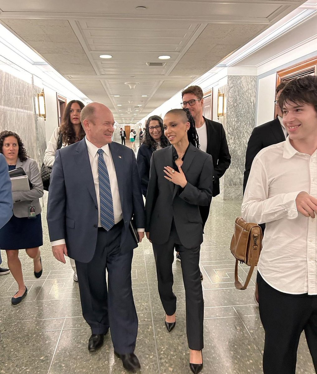 FKA twigs speaks in front of Congress wearing Ozwald Boateng about the IMPORTANCE of legislation to protect ARTISTS voice against AI. Grade A Savile Row tailoring.