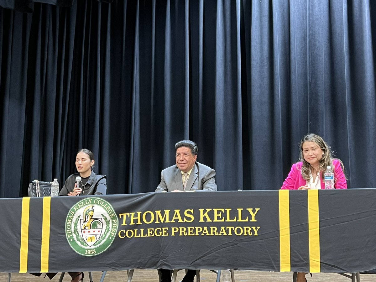 Thank you to @ThomasKelly_CP alums: Justice Reyes, District Attorney B. Murcia, and Attorney G. Miranda. Law Day was a success.