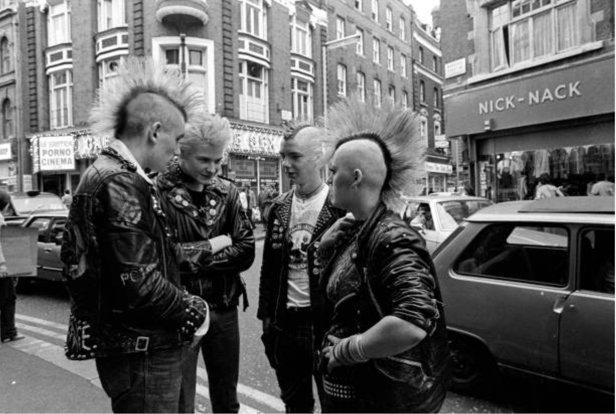 Mohican and punks in Soho. Photo by Virginia Turbett

#70s #70smusic #70srock #punk #newwave #postpunk #rock #rockmusic #music #alternativemusic #alternativerock #musicphoto #rockhistory #musichistory