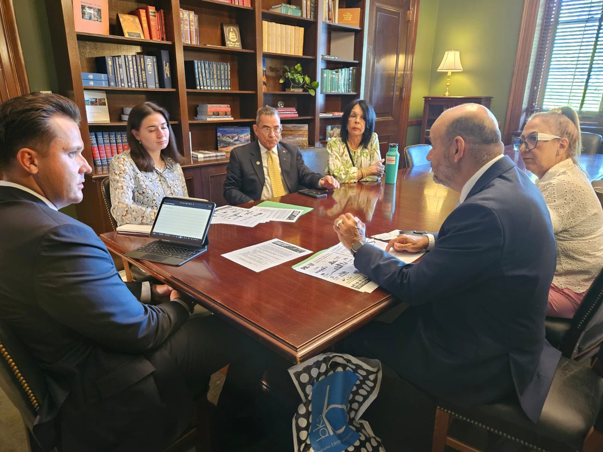 Delegación Extendida en Acción. Delegados extendidos de Puerto Rico estuvieron dialogando en la oficina del Senador @SenMikeLee de Utah. #NuestraCausaEsPoderosa #S3231 #puertoricostatusact