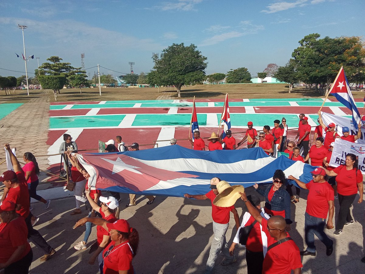 a verdadera demostración de pueblo, juntos creamos por  #Cuba
#LatirAvileño 
#GenteQueSuma 
#DiaDelTrabajador 
#VivaEl1roDeMayo 
#NadaNosDetiene
