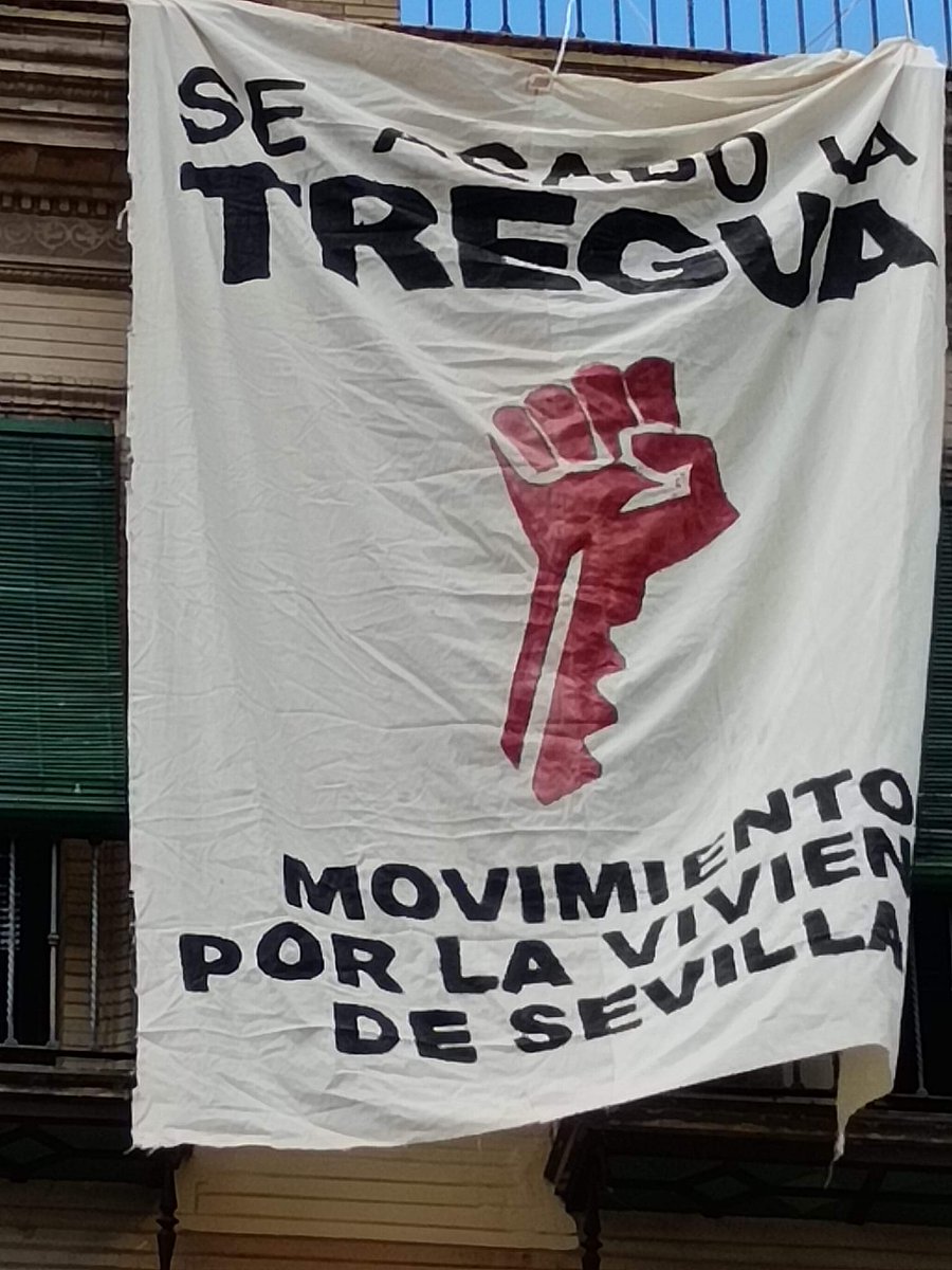 Hoy en manifestación por el 1° de Mayo con el  Movimiento por la vivienda de Sevilla

#DerechoATecho 
#viviendadigna 
#seacabolatregua
