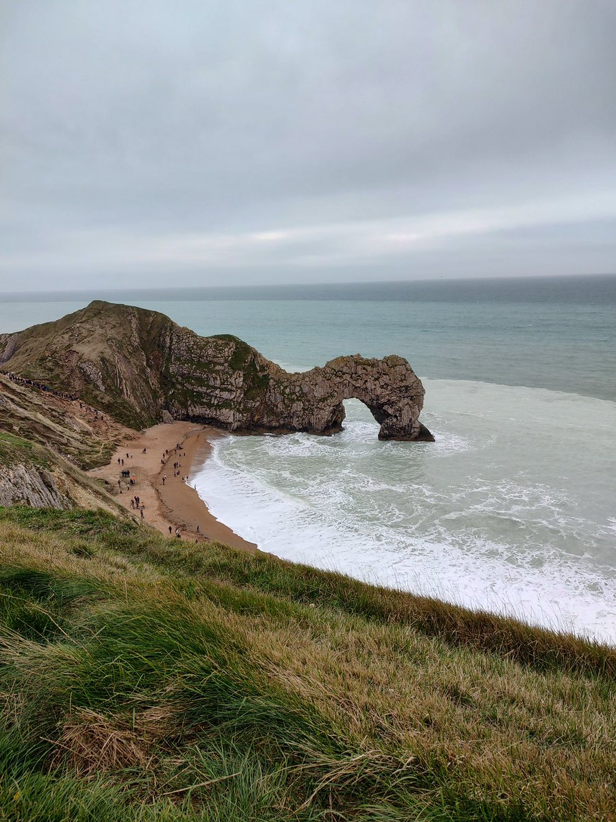 New record set on England’s longest National Trail!

INOV8 ambassador Sarah Perry ran the 630-mile South West Coast Path alone in 13 days 11 hours & 31 mins. 

A new women’s record time and the fastest overall self-supported completion 👏👏

Full story: inov8.com/sarah-perry-se…