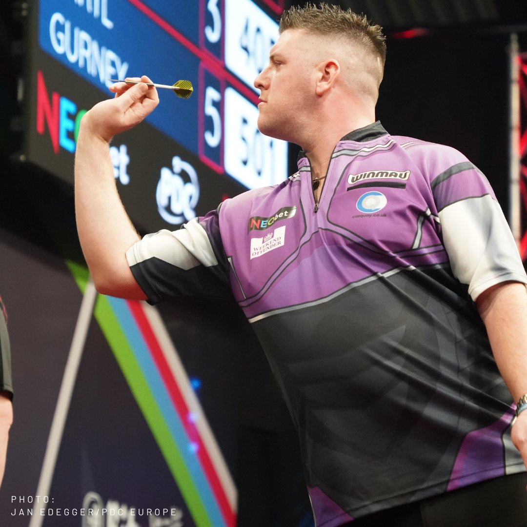 🎯| Daryl Gurney hit 3 180s in his match with recent UK Open Quarter Finalist Martin Lukeman at the Austrian Darts Open. Superchin went on to defeat Smash 6-3 in the opening match of Friday’s evening session at the Steiermarkhalle.