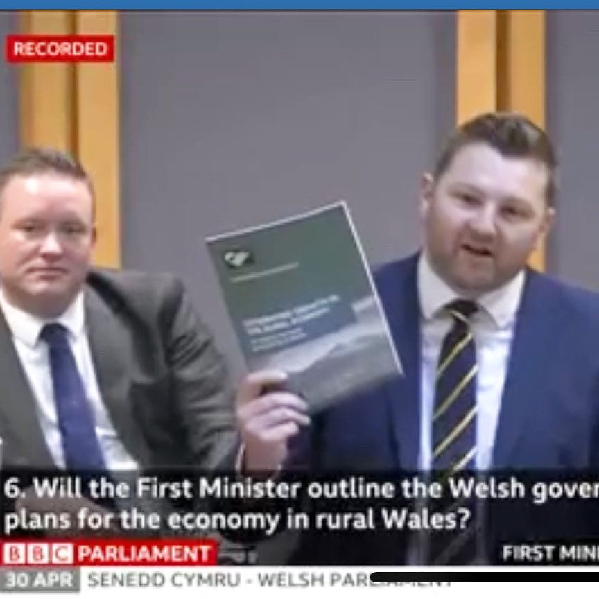 Thank you to @SKurtzCWSP for raising a question in the @SeneddWales to @vaughangething @PrifWeinidog regarding the #ruraleconomy and highlighting our @clacymru #ruralgrowthplan document. We look forward to continued engagement with both parties to address these key rural issues.