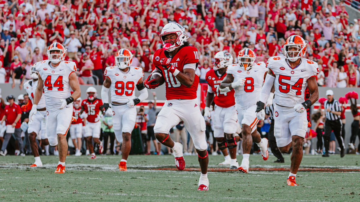 Raise your hand if you can’t wait to see 🔟 back in action 🙋 T-119 days till kickoff #1Pack1Goal