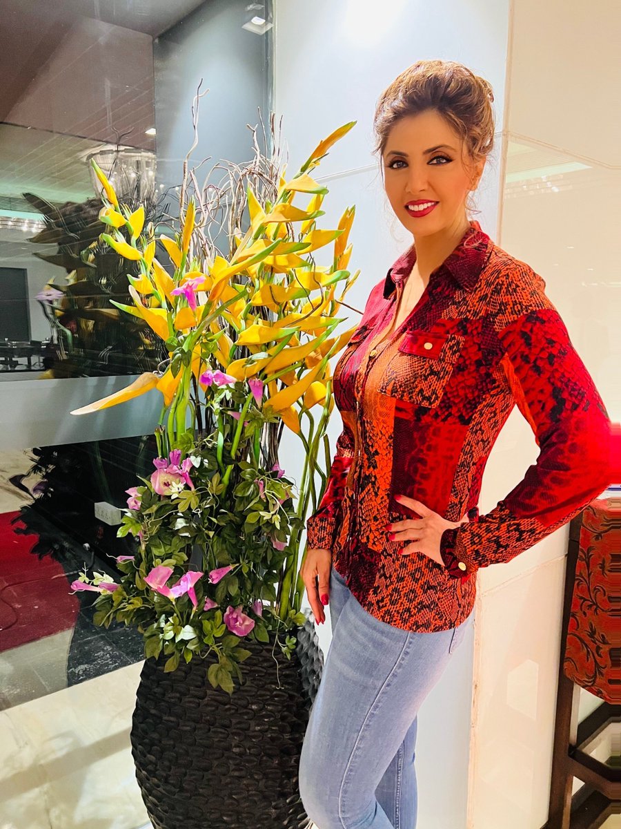 In the radiance of red, @iamjyotisaxena embodies a floral symphony ❤✨🌷

#jyotisaxena #iamjyotisaxena #floral #ootd #glamour #jyotisaxenaupdates #actressjyotisaxena #BollywoodGaliyara