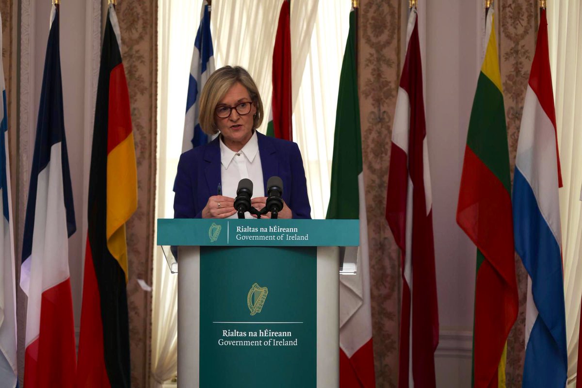 20 years ago today the 🇪🇺 welcomed 🇨🇾🇨🇿🇪🇪🇭🇺🇱🇻🇱🇹🇲🇹🇵🇱🇸🇰🇸🇮 Celebrating this homecoming in Farmleigh House, in Phoenix Park – where the 2004 Day of Welcomes took place – with @SimonHarrisTD @MichealMartinTD @CarrollJennifer & the 10 countries’ ambassadors. #20YearsTogether