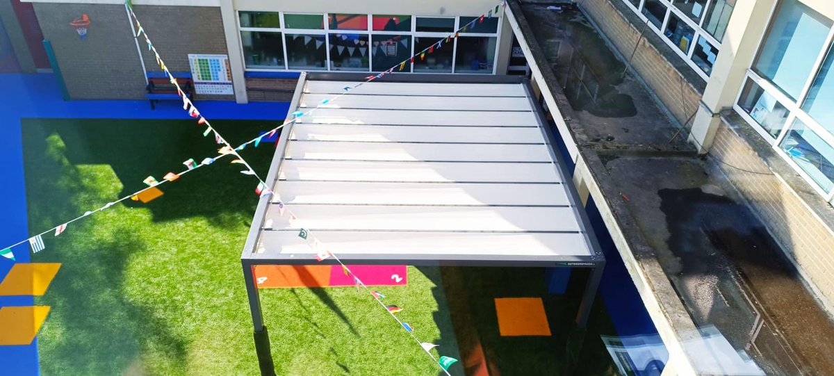 Massive thank you to @SMBCAVIATION for sponsoring our latest @spaces_outdoor 6 x5 m Arcadia Pergola installation and new colourful artificial grass surface for their local DEIS school Scoil Chaitriona, D2

#givingback
#community
#outdoorspaces