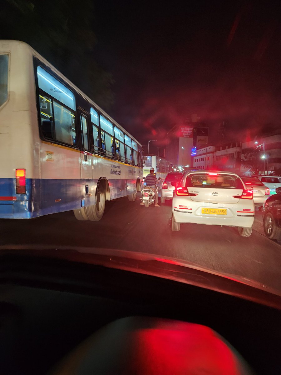 Busses are very aggressive and on flyovers, climb the ramp from extreme left. This is a Pic of buses doing the same on flyover after cauvery signal. Same on Hebbal flyover. How can this be controlled? 
@Jointcptraffic @hebbaltrafficps @acpsspuram @blrcitytraffic @BMTC_BENGALURU