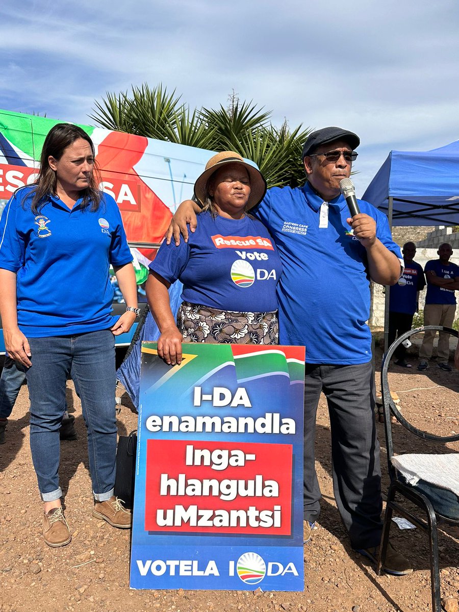 DA Federal Chairperson, Dr Ivan Meyer spent the day in Kouga, discussing the DA's plan to #RescueSA 📌Patensie 📌Kruisfontein Tomorrow he will be traveling to Kou-kamma Municipality.
