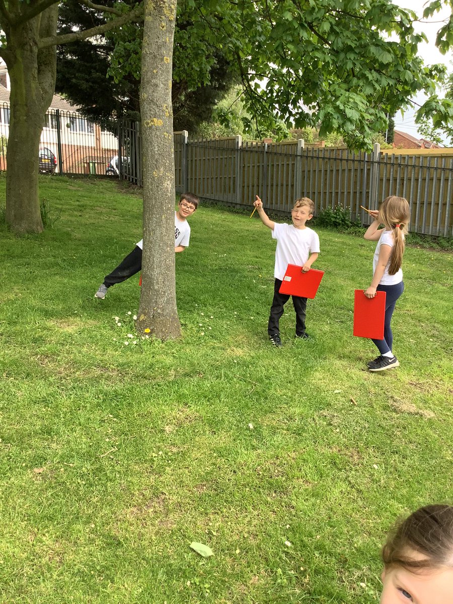 Harriers have been finding out what different types of plants and trees we have in our school #AGPAScience #AGPAyear2