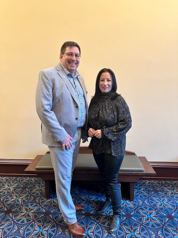 APA representative, Carl Damour, advocating on behalf of all Alberta Paramedics - Thank you to #Alberta Shannon Stubbs MP for making time to connect and discuss important #paramedic matters!
#albertaparamedics #helpushelpyou #C321 #paramedicweek #firstresponders #abgov #canpoli