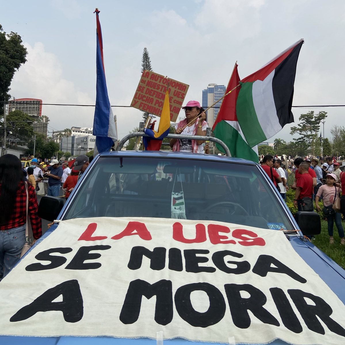 Para la #MemoriaHistórica 2024.

MARCHA DEL 1 DE MAYO

Algunas expresiones que llevan consigo los marchantes. 

📷 Infodemia