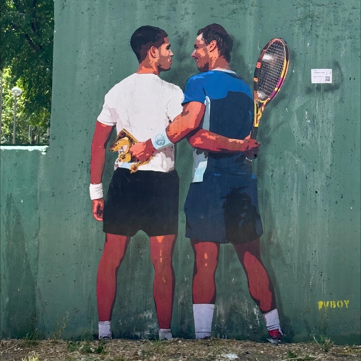 Carlos Alcaraz had the chance to pass Rafa Nadal’s record today for the longest win streak in Madrid. But instead, they stay tied at 14 wins. In a way, it’s poetic for them to share this accomplishment. Rafa gave so much to Spanish tennis. Carlos is on his journey to do the…