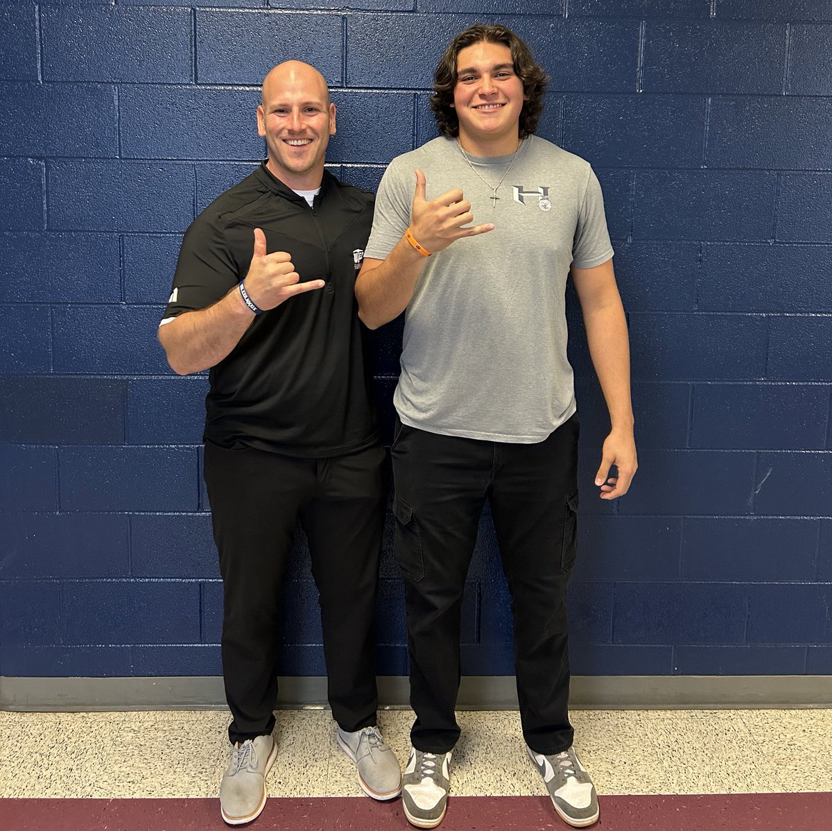 Great stop by Hendrickson to see @CoachDPearce! Also great to see our DOG in the trenches @LukaMatamoros70! #WinTheWest 🟠🔵 #2TRIKE5OLD ⛏️⛏️