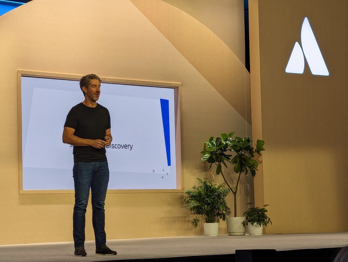 .@scottfarkas showing @Atlassian's new Jira Product Discovery, a product that is focused on idea management and roadmapping. #AtlassianTeam24