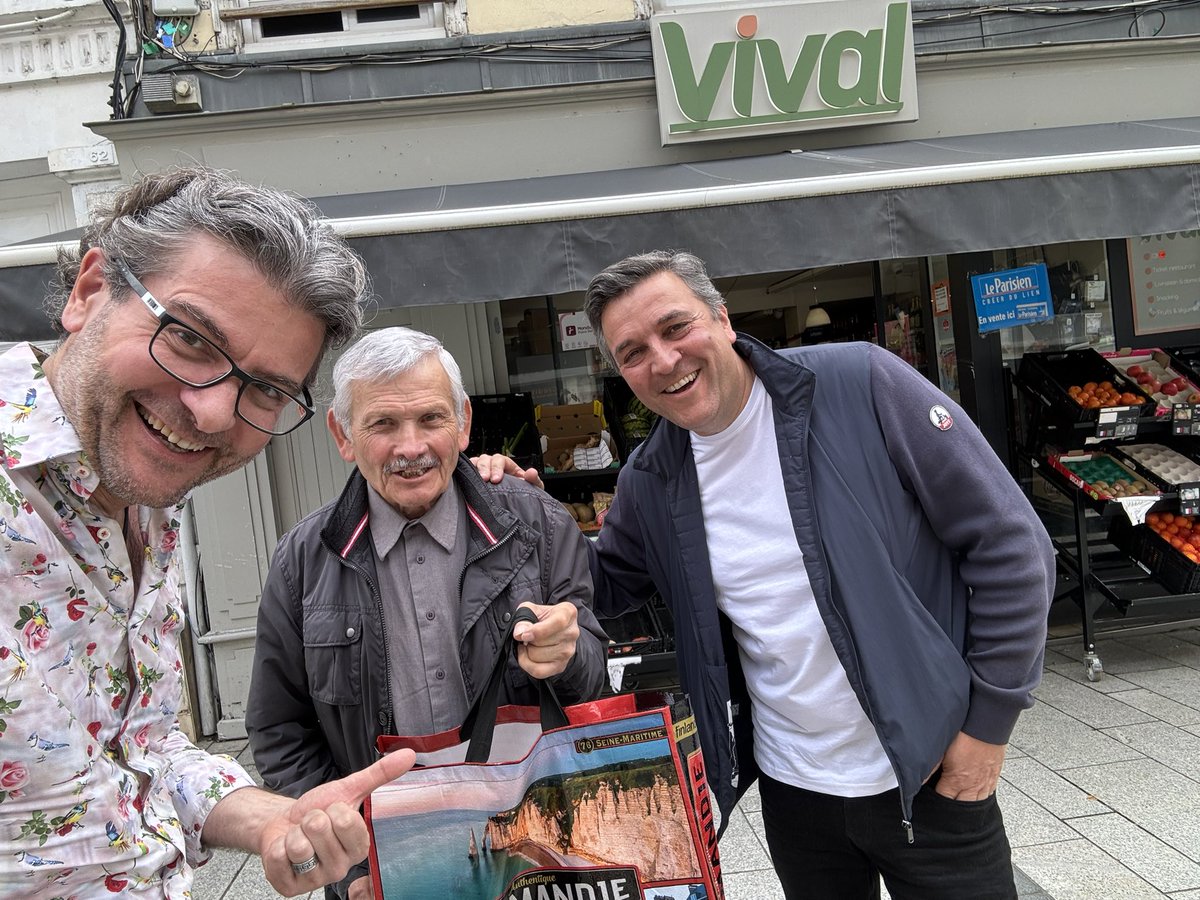 Grâce au boulot de @cpva et notemment @hpouchol Cyril le fils a bien nettoyé auj les extérieurs et il est en train de debrouillailler actuellement, il DEVRAIT libérer la Maison ce dimanche .le maire nous aide et va faire nettoyer la maison . #CPVA Vous verrez tout bientôt @M6