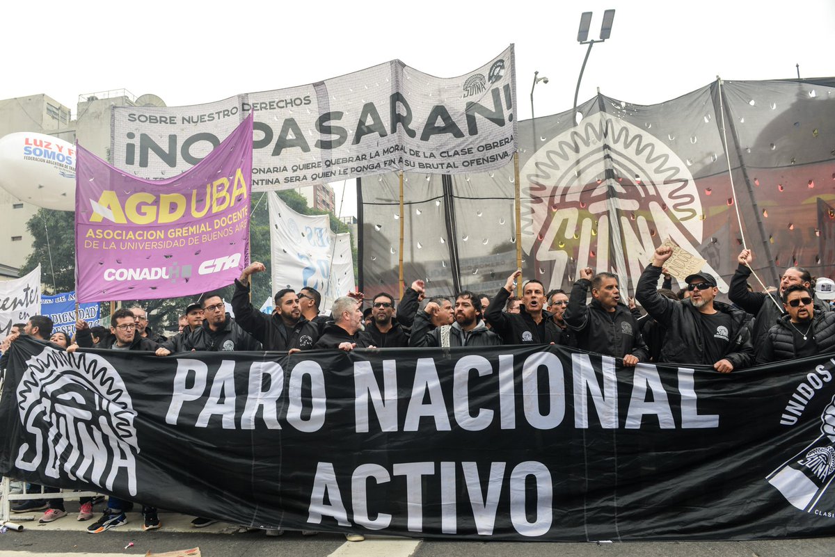 #DiaDelTrabajador con mis compañeros. Todos los años, copamos las calles quienes realmente producimos la riqueza: los trabajadores. ¡Abajo la reforma laboral y todo el plan de Milei! Por una alternativa de y para la clase obrera.