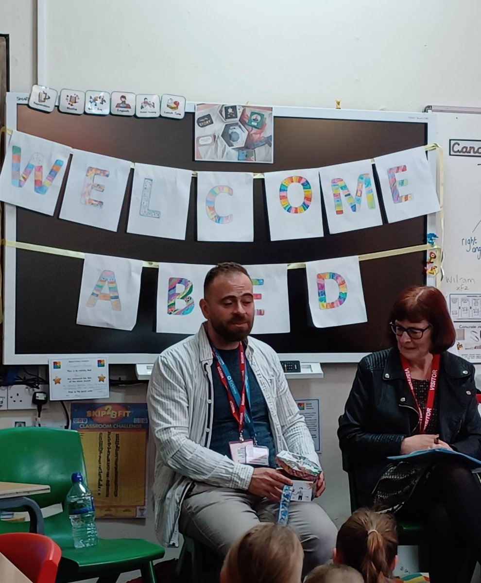 It's fascinating how stories inspire & the children at @BirstallAcad were certainly inspired with their visitors today. The questions were brilliant & evoked more stories. The finish by the children with a song was priceless. 
#CarryMyStory
#KirkleesWelcomes