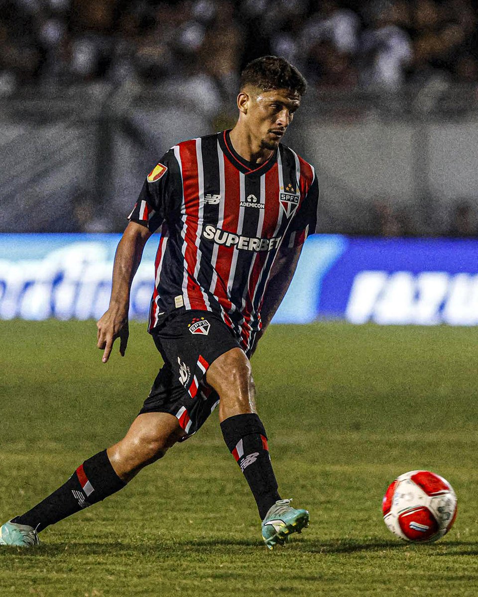 INFO: O São Paulo confirmou que o volante Pablo Maia passou por cirurgia nesta manhã para reinserção do tendão conjunto do semitendíneo e bíceps femoral da coxa esquerda. Ele já iniciará o processo de recuperação.