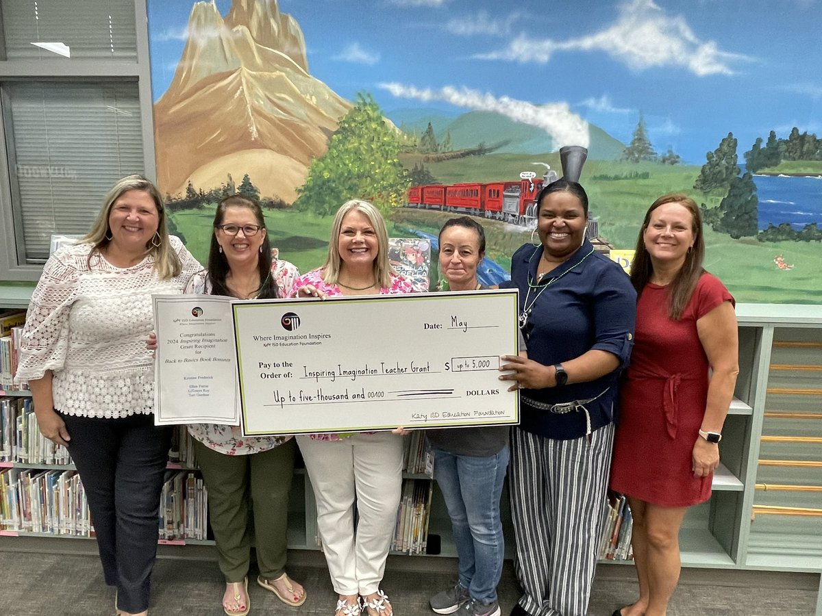 ExpressBookStop tweet media