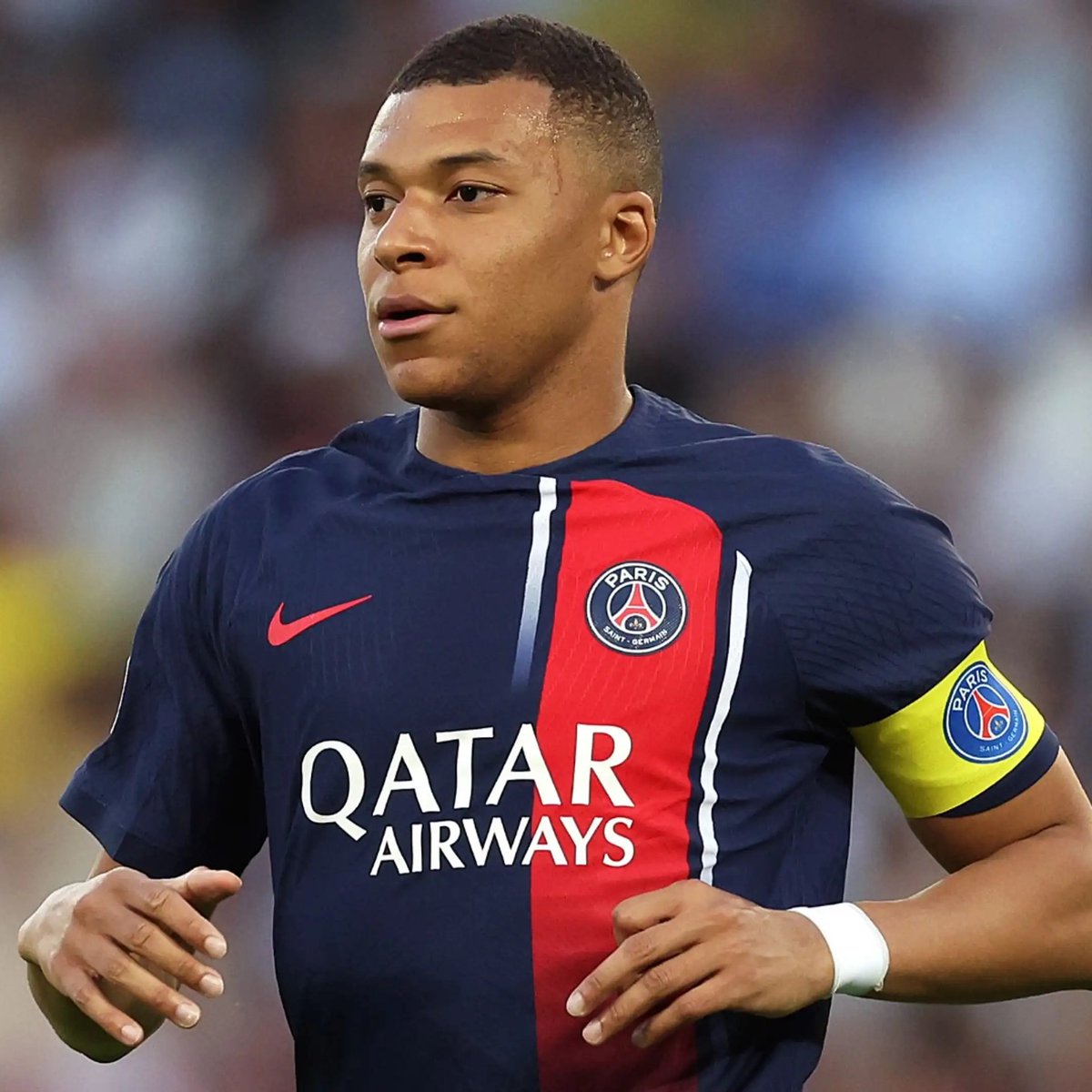 🇳🇱 Ian Maatsen: “Mbappé is really very fast. If I have to sprint to stop him, I'm going to do it. If I have to die, then I will die.'