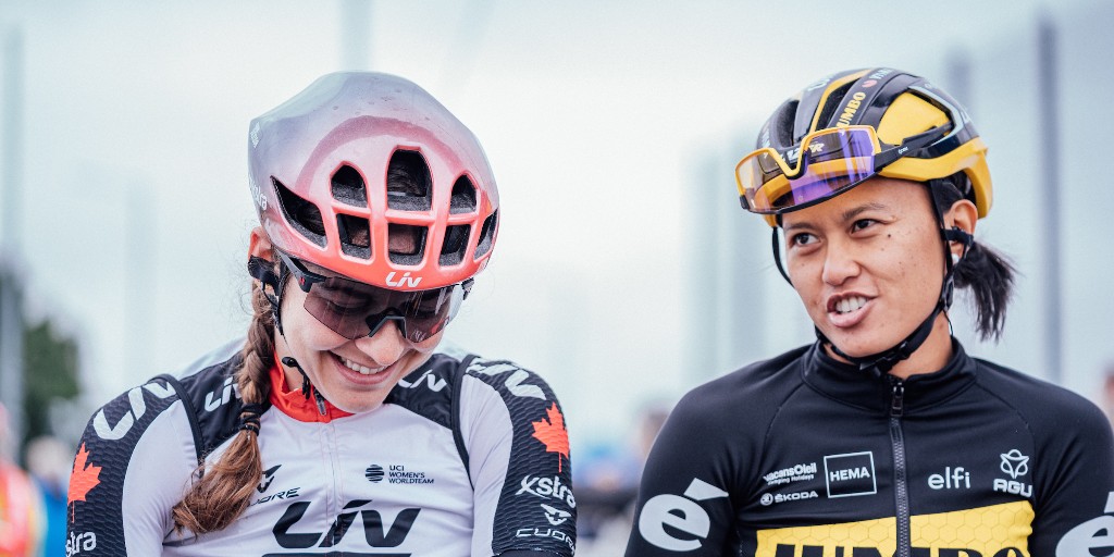 Smile, the Tour of Britain Women starts next month! 😀 What joke do you think @CorynRivera is telling @aliACTIONjackso here?