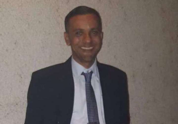 14 años por matar a profesor

El Tribunal de Juicio Oral de Chiriquí condenó a Richard Lezcano, de 28 años, a 14 años de prisión por el homicidio del docente Eladio Cerrud Garibaldo.
El hecho ocurrido entre el 25 y el 27 de septiembre de 2022

critica.com.pa/sucesos/14-ano…