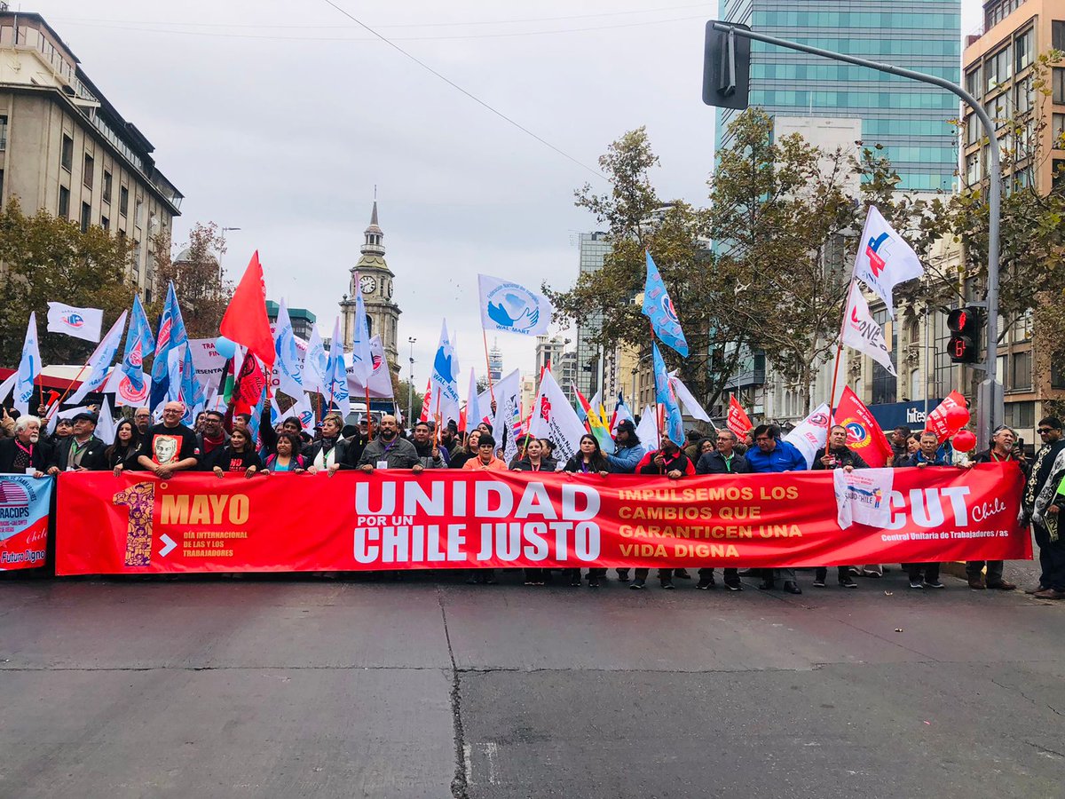 Discurso #1deMayo2024 David Acuña Millahueique, Presidente CUT Chile “Exigimos al Gobierno que retome el diálogo con el movimiento social organizado y que impulse medidas concretas que mejoren la calidad de vida de todos los chilenos. El Gobierno debe cumplir el compromiso de…