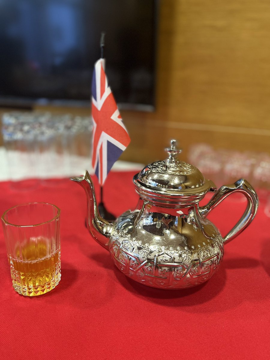 Time for tea? 🫖🇬🇧🇲🇦 Apparently the choices are sweet or extra sweet 😊