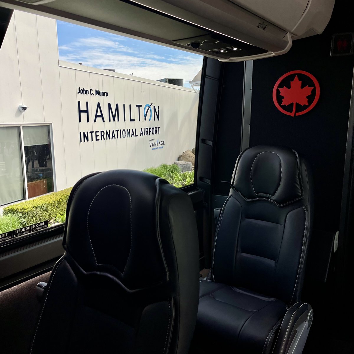 The wheels are officially in motion on a new and convenient way to travel as we celebrate the launch of @AirCanada and @ridelandline's luxury motorcoach service between @flyyhm and @TorontoPearson, connecting passengers with over 140+ destinations worldwide. 🚍✈️🌎 #HamOnt