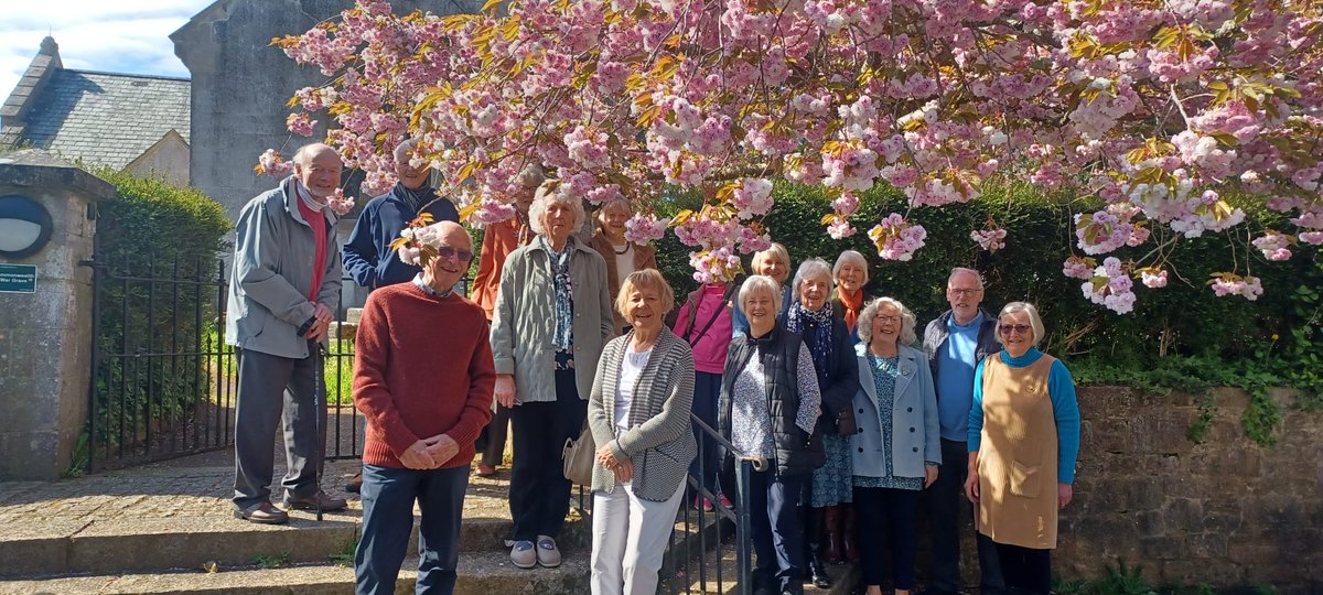 Clyst St Mary's congregation ready to welcome their new vicar...last few days to apply exeter.anglican.org/vacancies/full… @CofEDevon