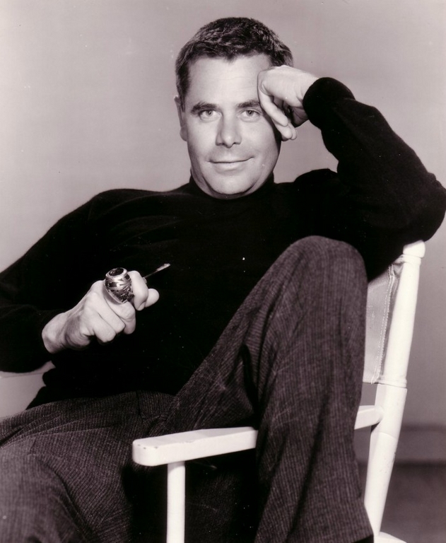My two bits on Glenn Ford, who was born today. He was never flashy, never the guy you were pining for, never the sexpot. That said he nailed every film he was in, always believable, always restrained. Just take a look at The Big Heat.