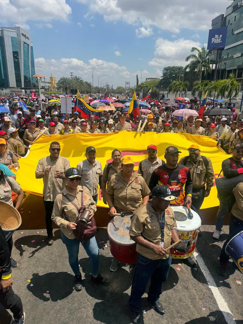 Ferrominera Orinoco, sus aguerridos trabajadores y su presidente Aldo Cantafio, con el respaldo de la Junta Interventora de la CVG, representando el Sector Hierro Acero de la pujante Guayana  en la movilización del 1ero. de mayo #Nadanosdetiene