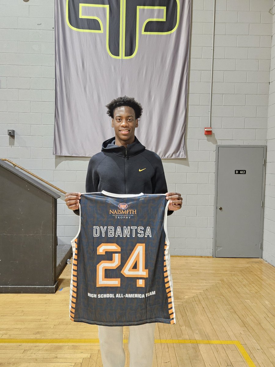 ⭐️ Jersey Presentation ⭐️ We’re honored to present AJ Dybantsa with his 2024 @jerseymikes Naismith Boys’ High School All-America First Team jersey 👏 #JerseyMikesNaismith | @ProlificPrep