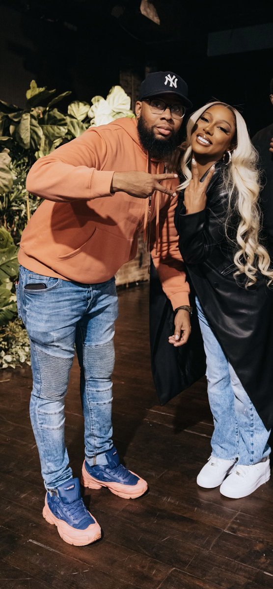 GCmusiq's tweet photo. Happy Bday to one of this generation’s greatest! The pen, the voice, the moves, the showmanship, the mind, the heart, the passion, the humor, the grace, the legend! @VictoriaMonet https://t.co/X6Jun1rtvu